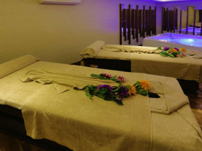 Royal Stay Palace Hotel