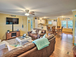 Cozy Steinhatchee House w/ Fire Pit & Grill!