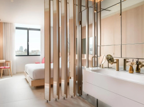 45 Times Barcelona Hotel