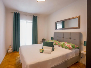 Apartment Vesna near beach with balcony