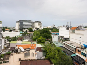Queen Hotel Saigon Airport