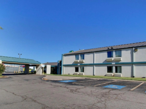 Baymont Inn & Suites Shawnee