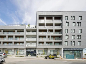 Cozy 2-bedroom condo in Vancouver