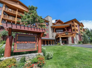 Sunstone 125 Ski-In Ski-Out, Mountain Modern, Garage, Fitness Center by RedAwning