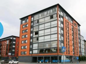 Pieni moderni saunallinen kaksio keskustan lähellä