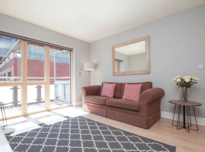 Luxury Asgard Road Apartment