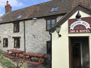 The Pecking Mill Inn