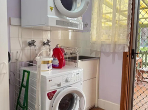 Scullin 3BR House, Free WiFi, Netflix, Parking
