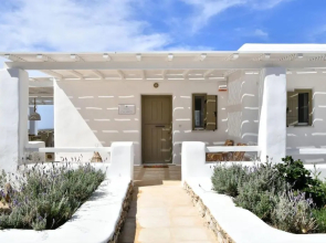 Luxury Paros Villa Villa Calypso Beautiful Serene Sleeps up to 11 Glisidia