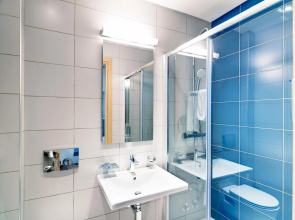 Phidias Piraeus Hotel