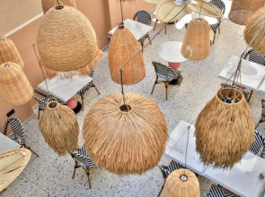 Отель Luff Suites