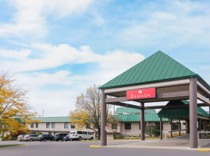 Ramada Hotel & Conference Center by Wyndham Plymouth