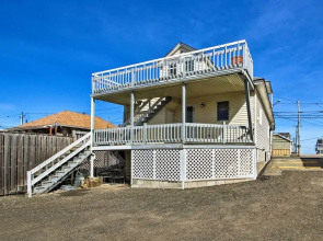 Old Ocean Beach Apt by Pier + Palace Playland