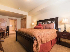 6204 Bear Lodge, Trappeur's Crossing Apartment 4