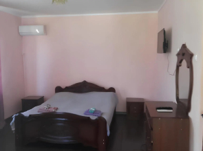 Guest house in Abgarhuk village