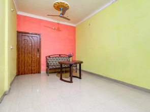 OYO 77321 Jayamuragan Stays