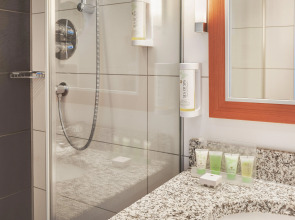 Отель Premier Inn Berlin Alexanderplatz