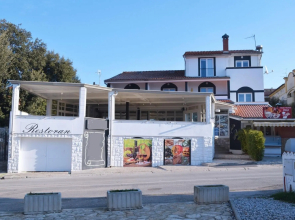 Sarah - A4(2+2) in Pula