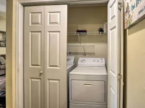 Memphis House w/ Yard 25 Minutes to Beale Street!