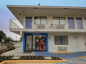 Motel 6 San Marcos, TX