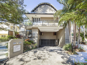 Julians Apartments