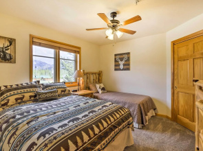 Steps to Grand Lake: Condo w/ Deck & Mtn Views