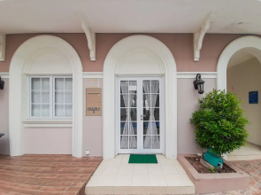 Best Deal Studio at Alesha Vanya Park Guest House (Sharing Bathroom)