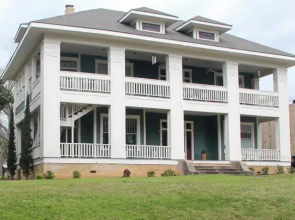 Historic Holle House Second Floor Space sleeps six
