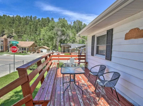 Sleek Deadwood Getaway < 1 Mi to Downtown!