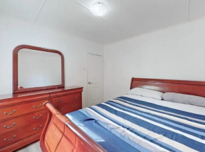 Main Beach River Retreat - Wasaga Beach 1 - Main Strip - 93 Mosley St