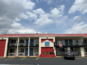 Lake Inn