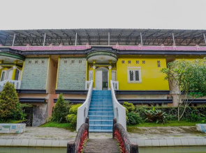 RedDoorz Plus near Tapal Kuda Cugenang Cianjur