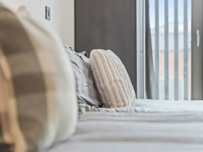 Meadow Haven 2 Bed 2 Bath, On-street Park, Netflix