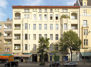 P182 Hidden Hostel