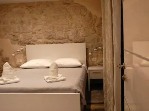 Elegant Residence Rooms