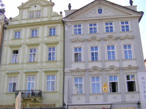 Old Town Square Residence by Emblem