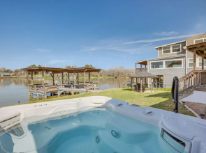 Sunset Cove Lakefront Rental w/ Private Dock!