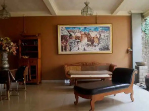 Sapphire Home Hotel