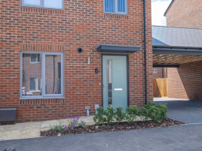 Modern 5 Bedroom 3 Bath Hse Aylesbury