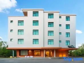 WB Raya Designer Hotel (Meilan International Airport T1T2 Terminal Branch)