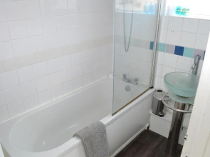Ruby Retreat - Entire House - WiFi - 4 Bed - Garden - Maidstone Town