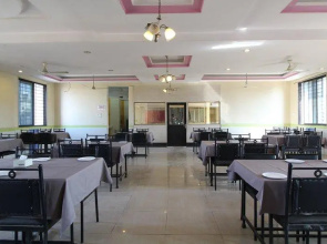 OYO Flagship 39396 Hotel Mayur