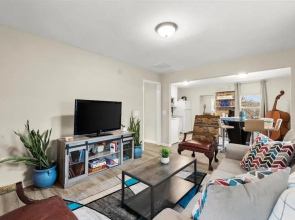 1087 Windsor