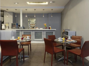 Отель Amsterdam Court