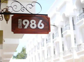 HOTEL986
