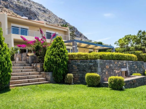 Amazing 5 bedroom Villa with Swimming Pool