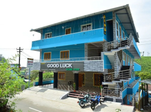 Pepy Good Luck Homestay - Hostel