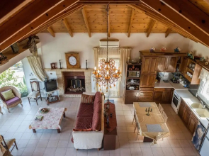 House with private pool, isolated, unique view.