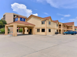 Americas Best Value Inn & Suites Houston Brookhollow NW