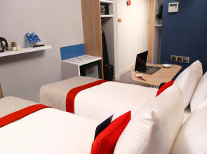 Holiday Inn Express Istanbul - Atakoy Metro by IHG